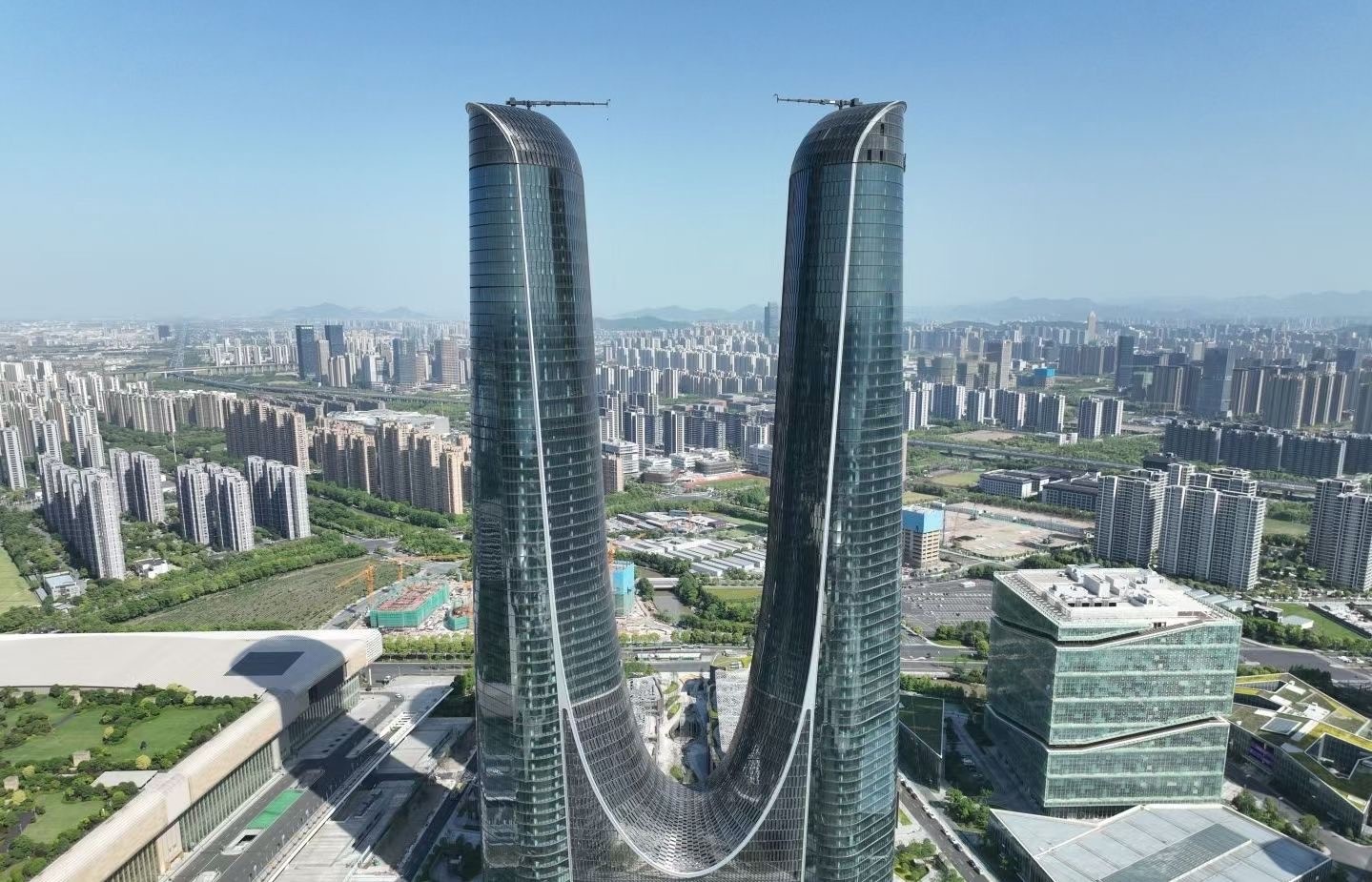 楼宇发光字制作安装复不复杂？需要多久？