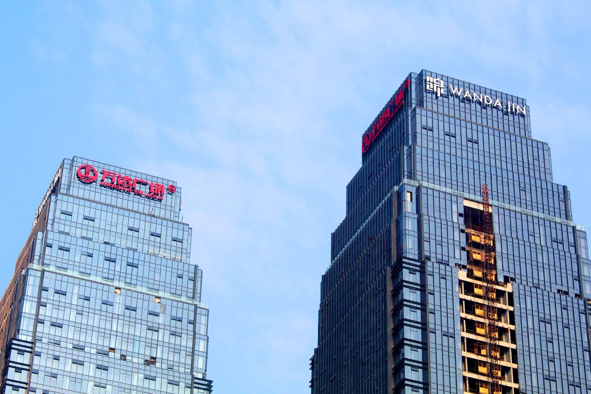 广州楼体发光字厂家排名第一，字工场凭什么？