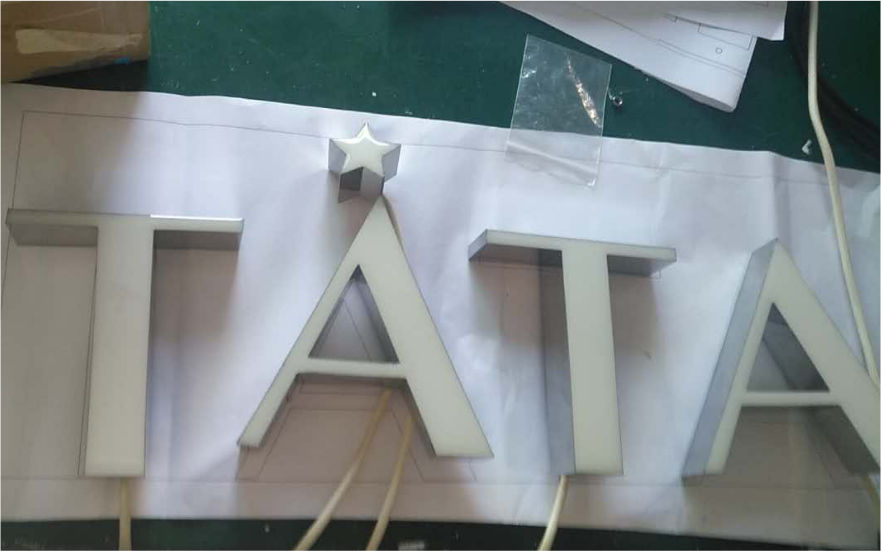 TATA连锁品牌舞台LED树脂发光字