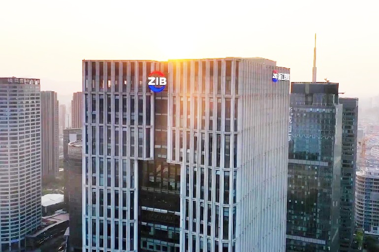 楼顶发光字用什么材料？楼顶发光字多少钱一平米？