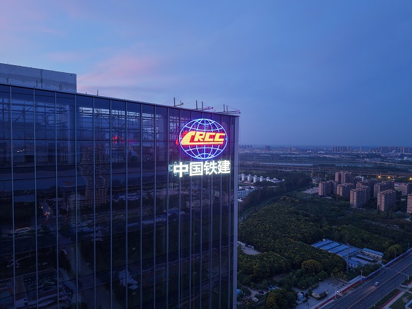 深圳智选假日酒店楼体发光字工程